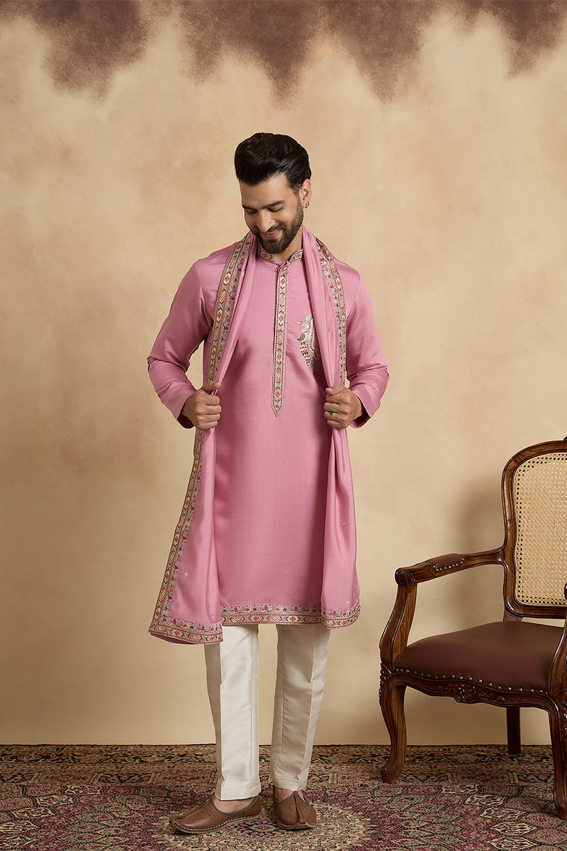 ethnic-bay-men-pink-silk-blend-solid-embroidered-kurta-with-dupatta-mkud1071