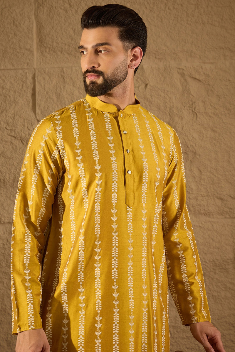 Yellow Viscose Rayon Ethnic Motifs Printed Straight Kurta with Trousers MKSET1282