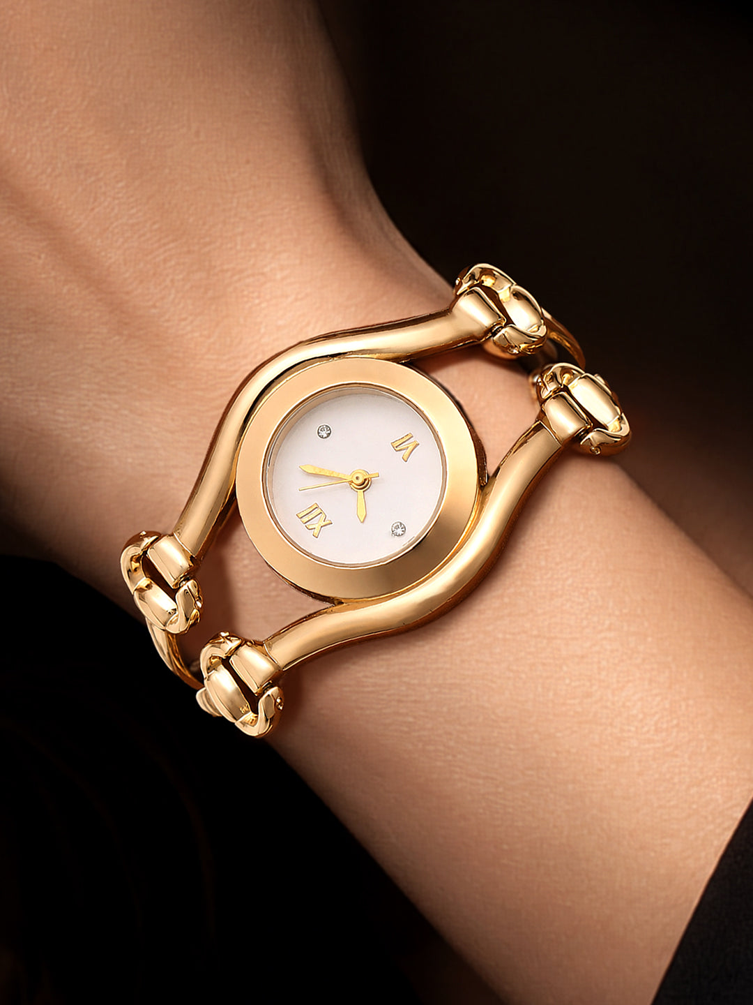 The Eclipse Oval Watch - Gold
