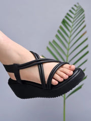 حذاء Shoetopia ذو كعب عالٍ وأشرطة متقاطعة بلون أسود للنساء والفتيات