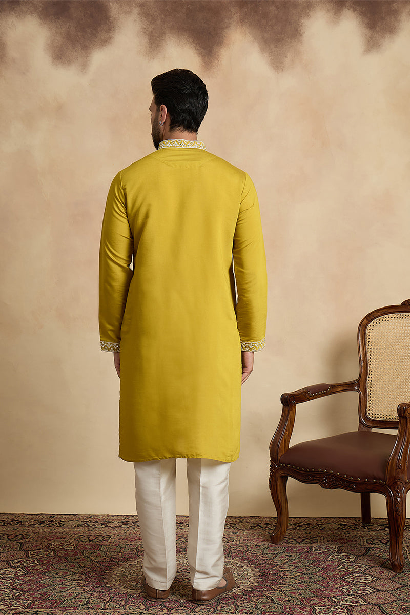 ethnic-bay-men-yellow-silk-blend-solid-embroidered-kurta-with-trouser-mkset2412