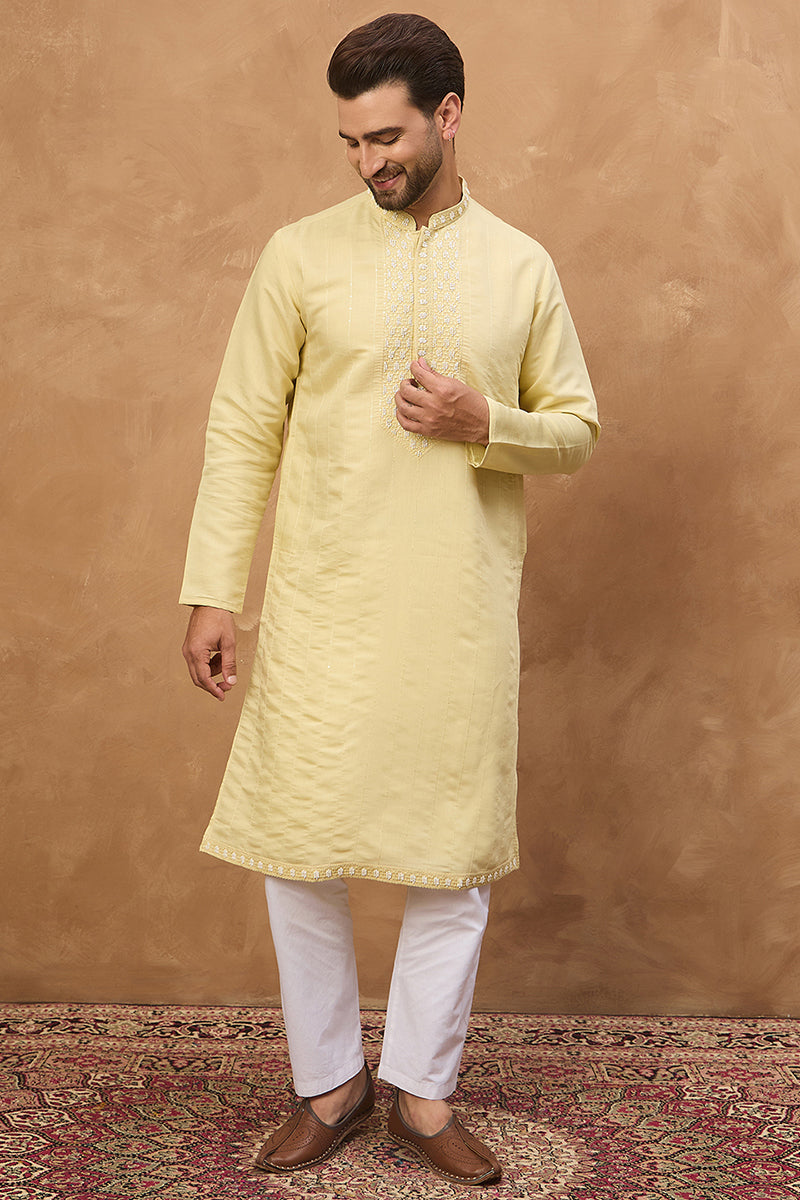 Yellow Silk Blend Solid Embroidered Straight Kurta