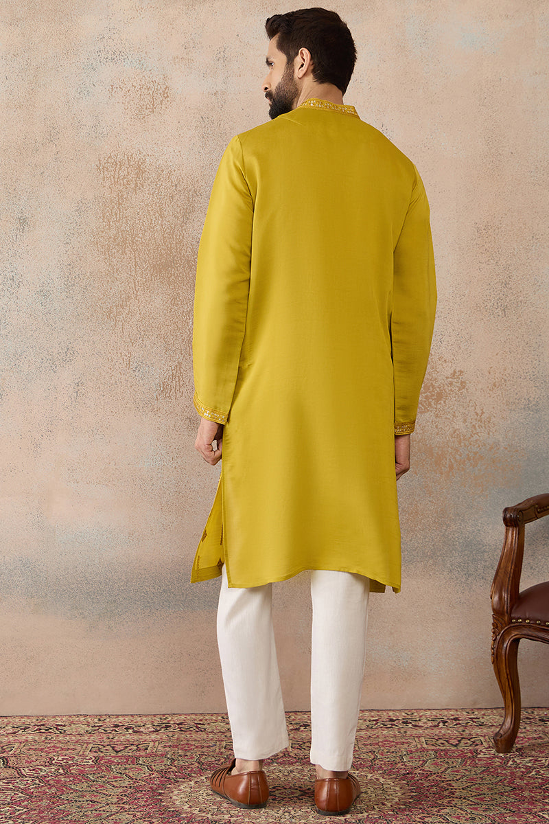 ethnic-bay-men-yellow-silk-blend-solid-embroidered-kurta-with-trouser-mkset2415