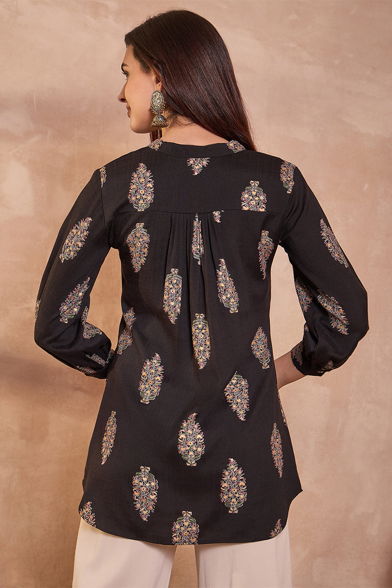 black-cotton-blend-floral-printed-top-vt1360