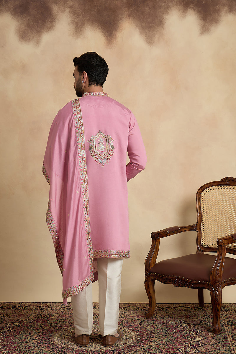 ethnic-bay-men-pink-silk-blend-solid-embroidered-kurta-with-dupatta-mkud1071