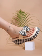 حذاء Shoetopia ذو كعب إسفيني أسود للنساء والفتيات