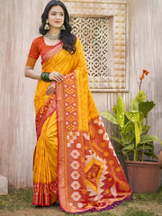 Pochampalli Soft Silk Saree with Traditional Ikat Woven Pallu - Perfect for Festive Celebrations & Wedding Occasions