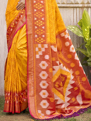 Pochampalli Soft Silk Saree with Traditional Ikat Woven Pallu - Perfect for Festive Celebrations & Wedding Occasions