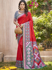 Pochampalli Soft Silk Saree with Traditional Ikat Woven Pallu - Perfect for Festive Celebrations & Wedding Occasions
