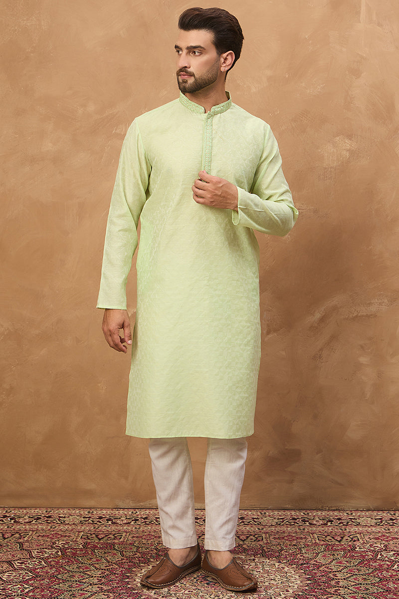 Green Silk Blend Solid Embroidered Straight Kurta
