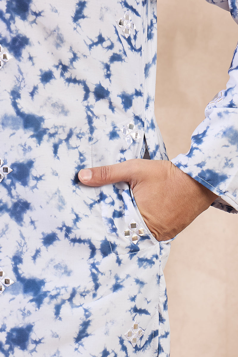 Blue Silk Blend Solid Embroidered Straight Kurta