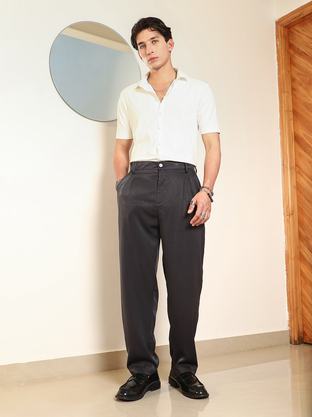 Campus Sutra Mens Black Pleated Trousers