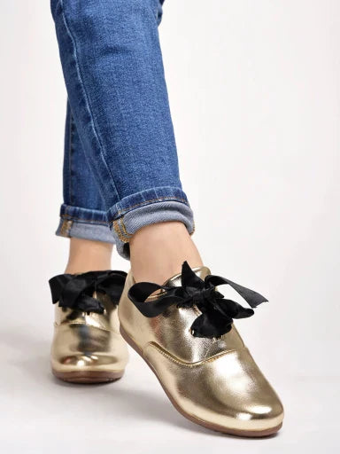 Shoetopia - حذاء رياضي أنيق باللون الذهبي للنساء والفتيات