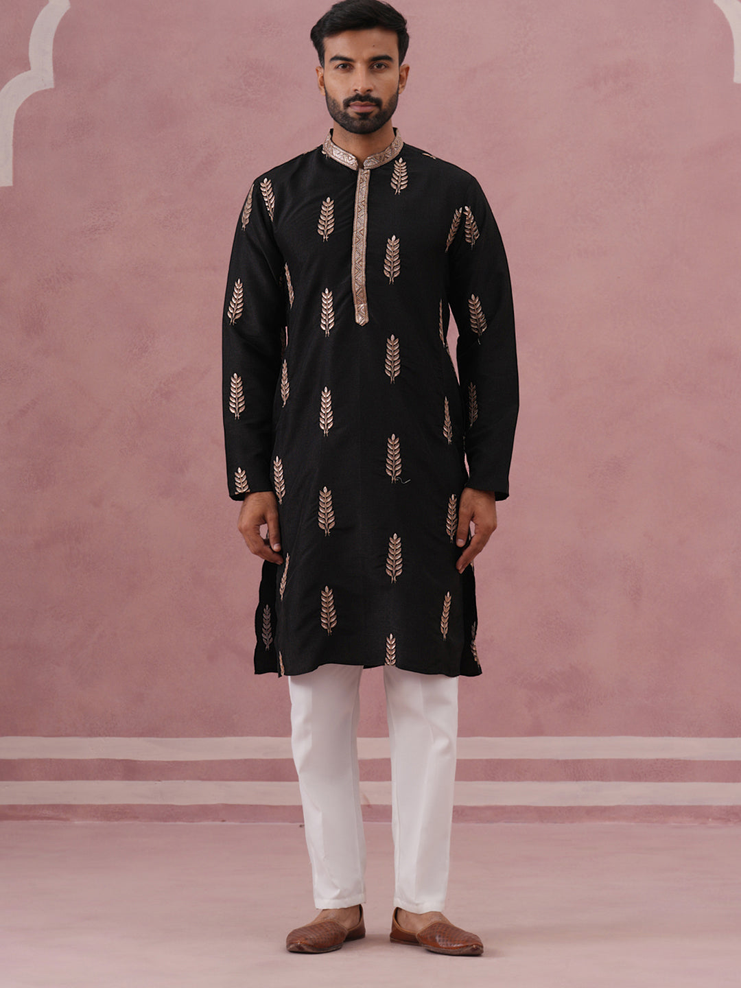 Mens Silk Blend Embroidered Kurta Pyjama Set