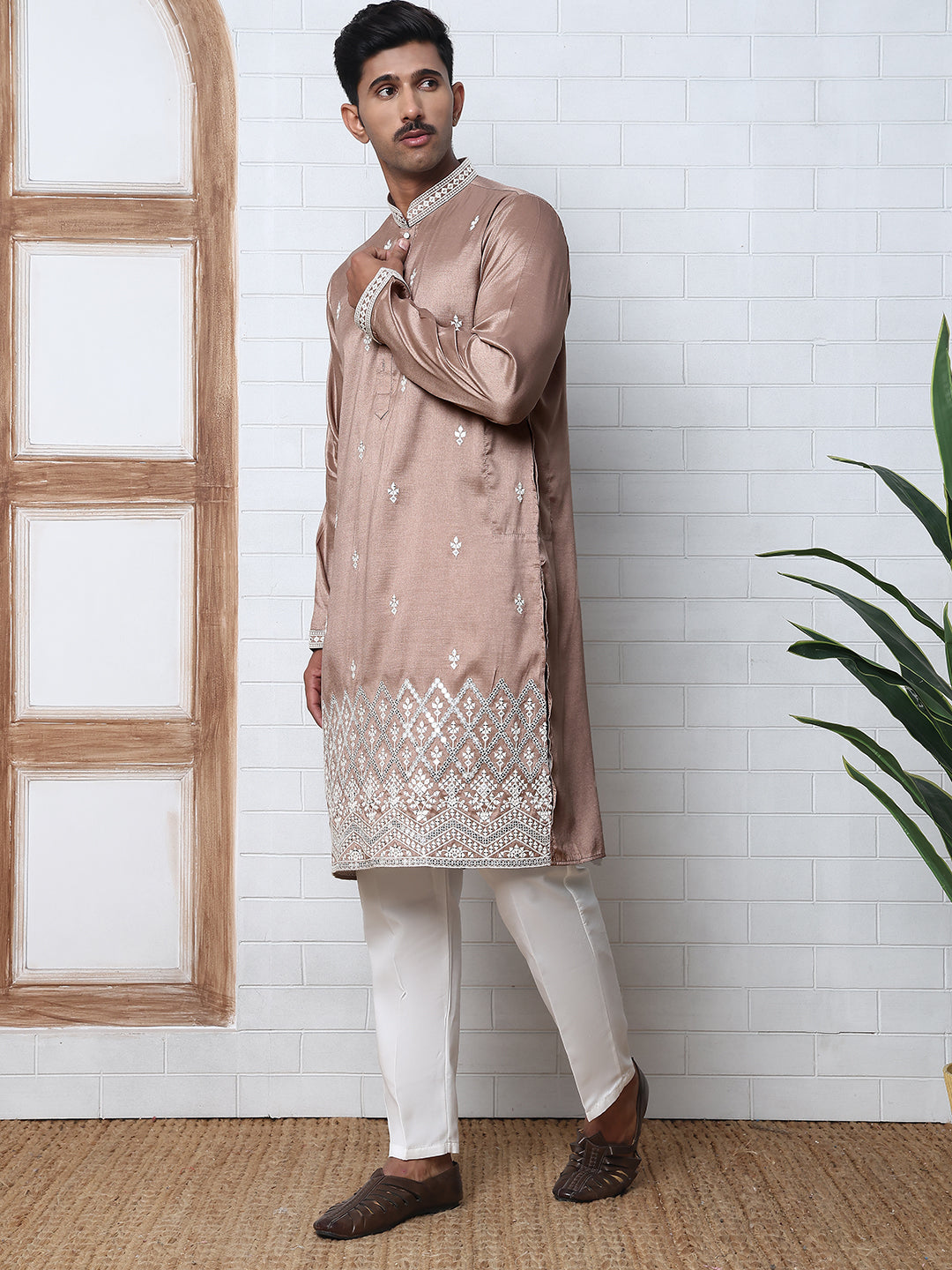 Traditional Silk Blend Kurta Pyjama With Embroidery