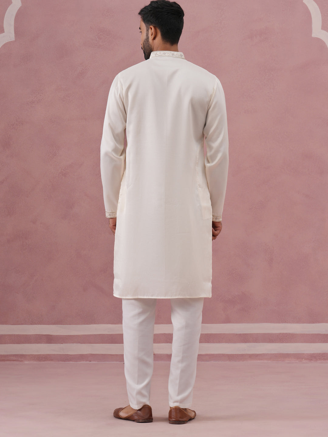 Men S Silk Blend Embroidered Kurta Pyjama Set