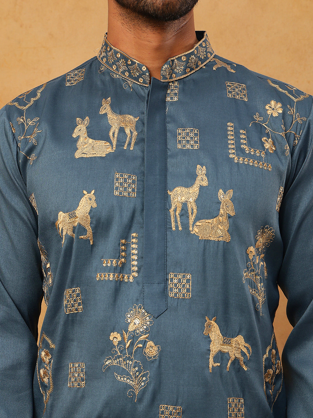 Men Silk Blend Kurta Pyjama With Embroidery