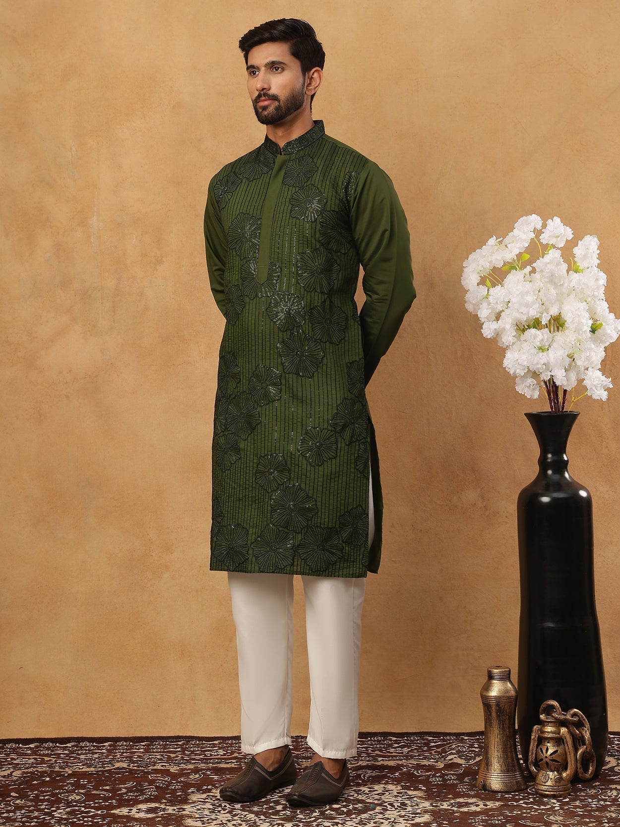 Silk Blend Embroidered Kurta With Pyjama