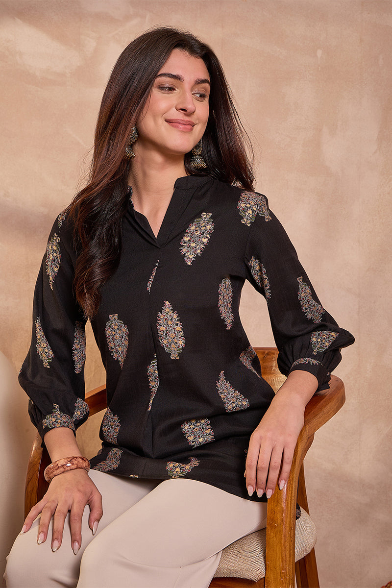 black-cotton-blend-floral-printed-top-vt1360