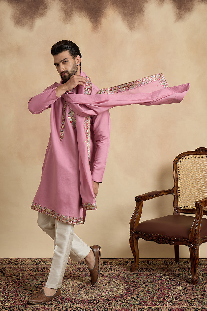 ethnic-bay-men-pink-silk-blend-solid-embroidered-kurta-with-dupatta-mkud1071