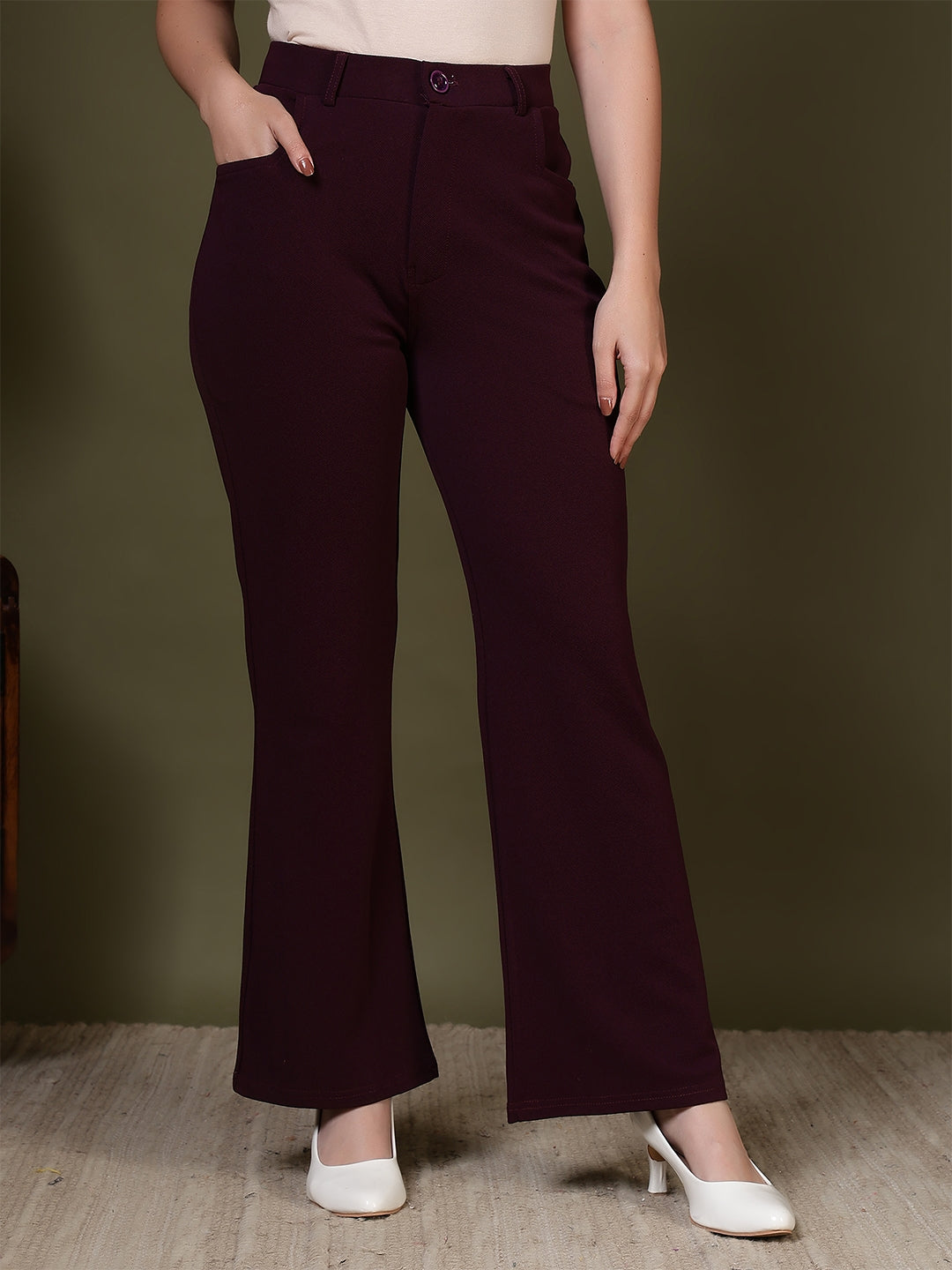 women relaxed regular fit formal trousers 3