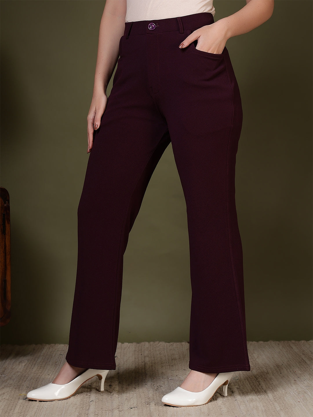 women relaxed regular fit formal trousers 3