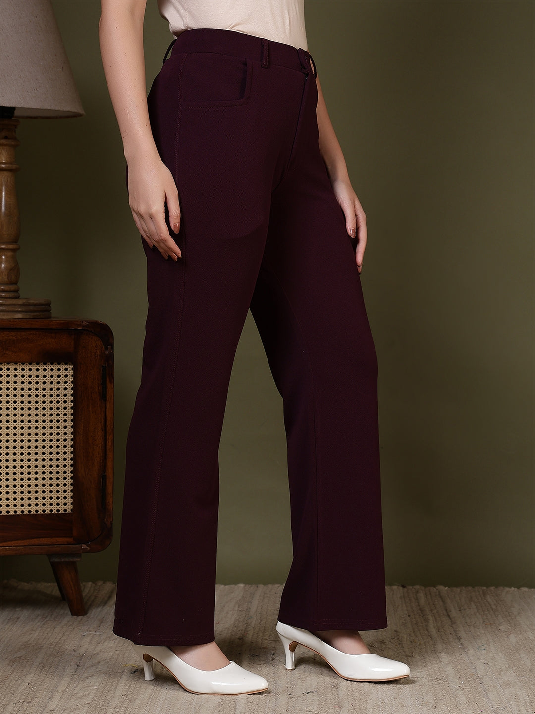 women relaxed regular fit formal trousers 3