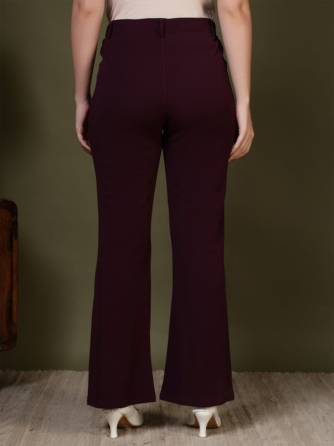 women relaxed regular fit formal trousers 3