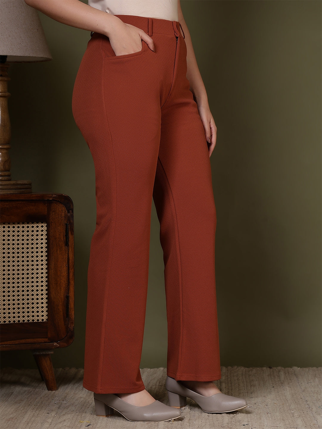 women relaxed regular fit formal trousers 3