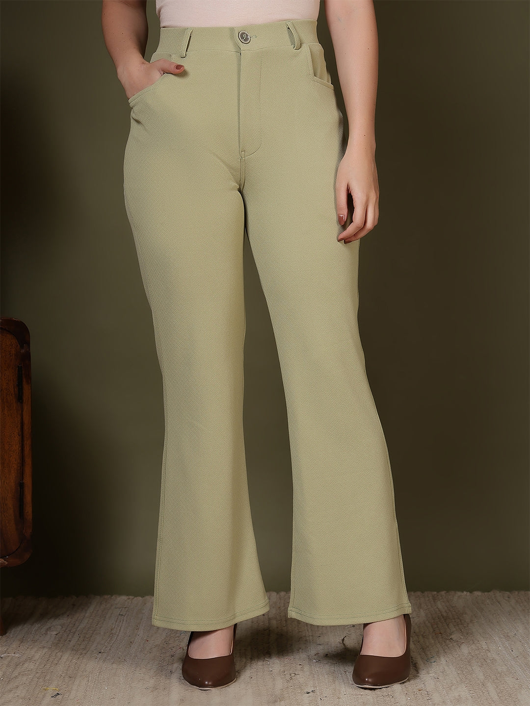 women relaxed regular fit formal trousers 3