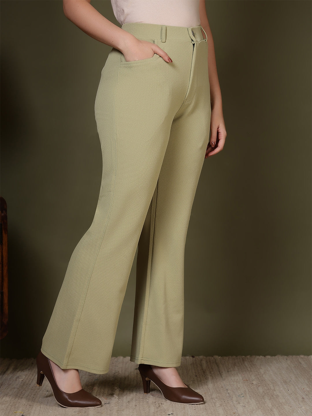 women relaxed regular fit formal trousers 3