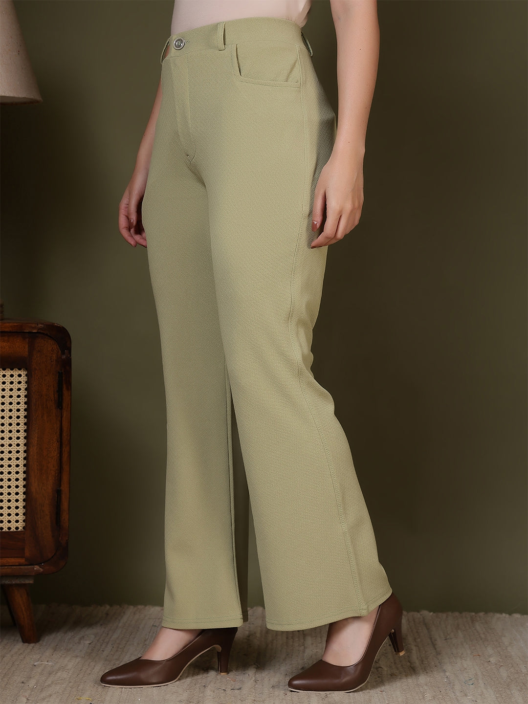 women relaxed regular fit formal trousers 3