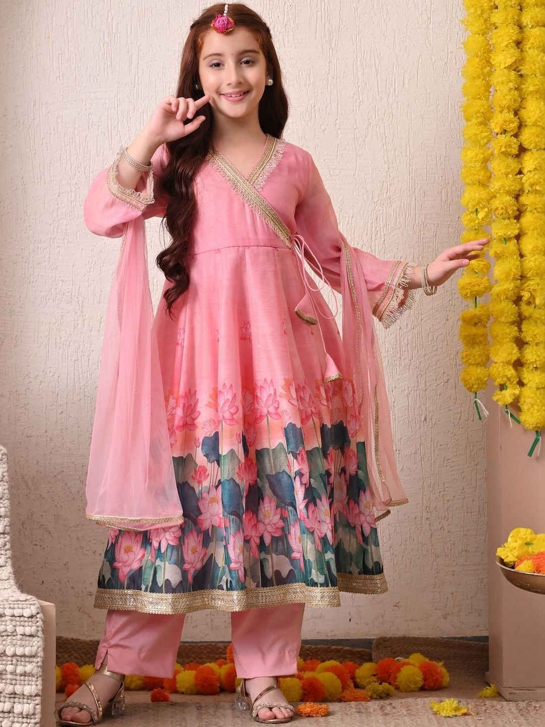 Girls Pink Floral Printed Ethnic Kurta Pant Set with Dupatta ILKSD46