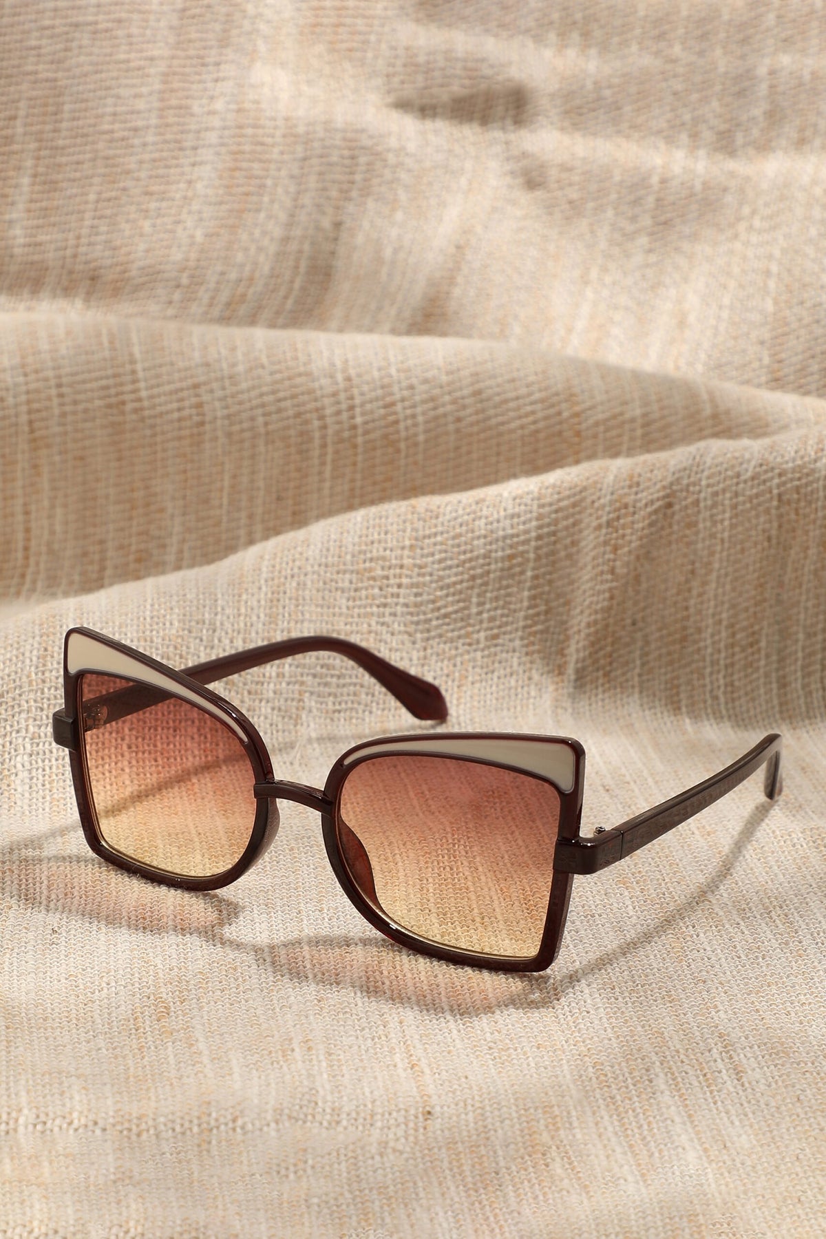 Haute Sauce - Full Rim Oversized Sunglass