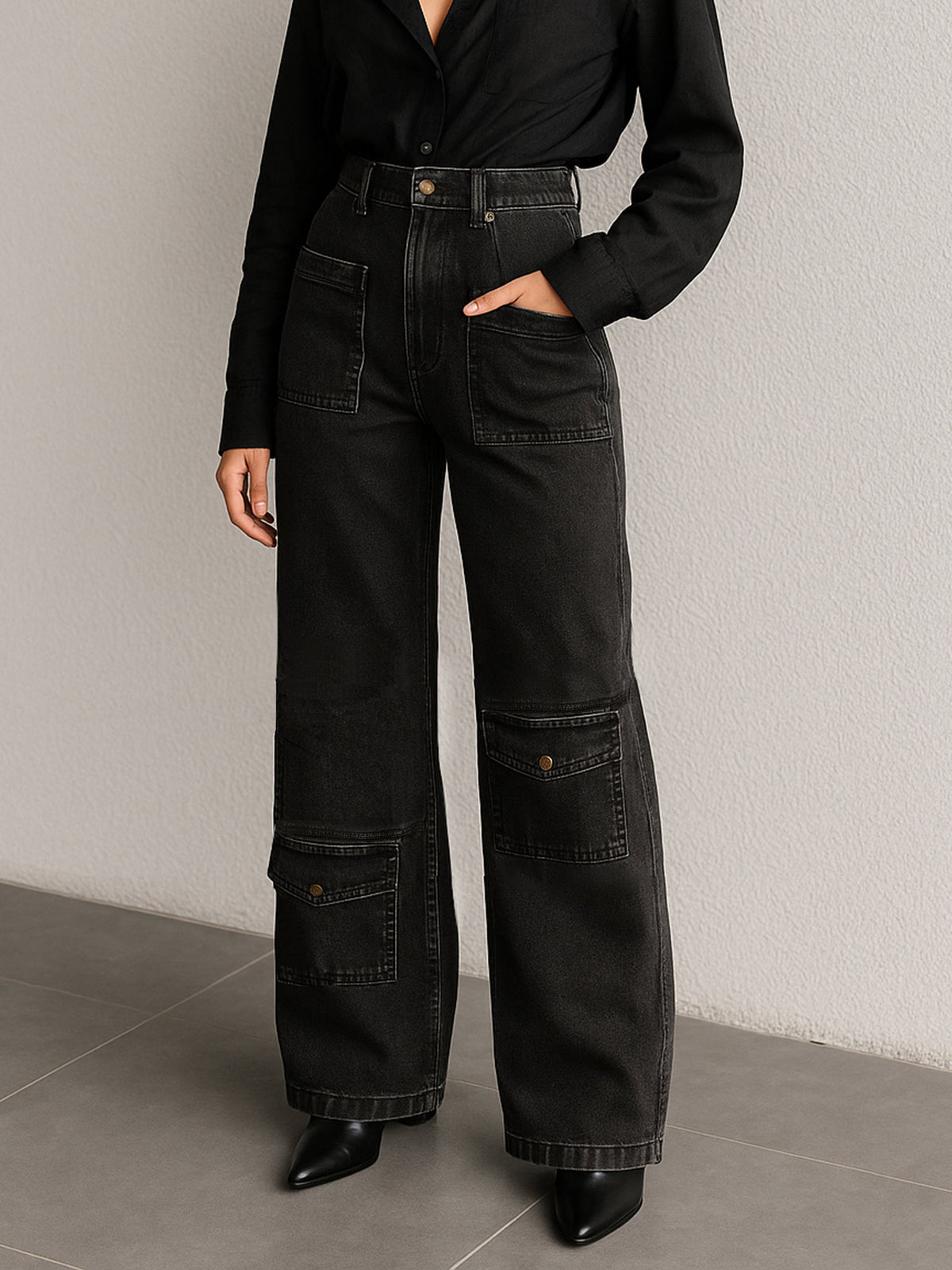 Women Black Wash Multi Pocket Stretch Straight Jeans