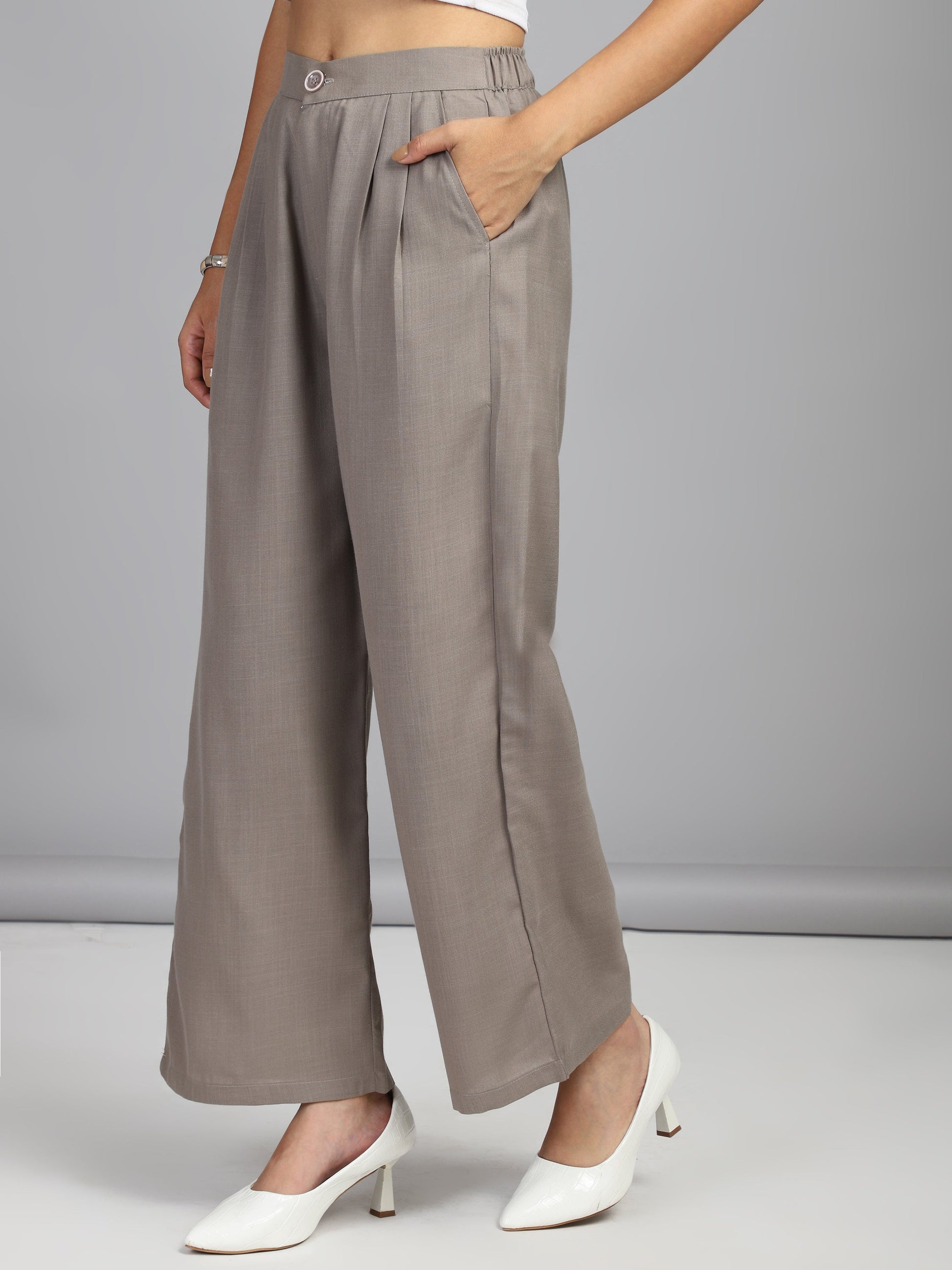 relaxed straight fit high rise pleated trousers
