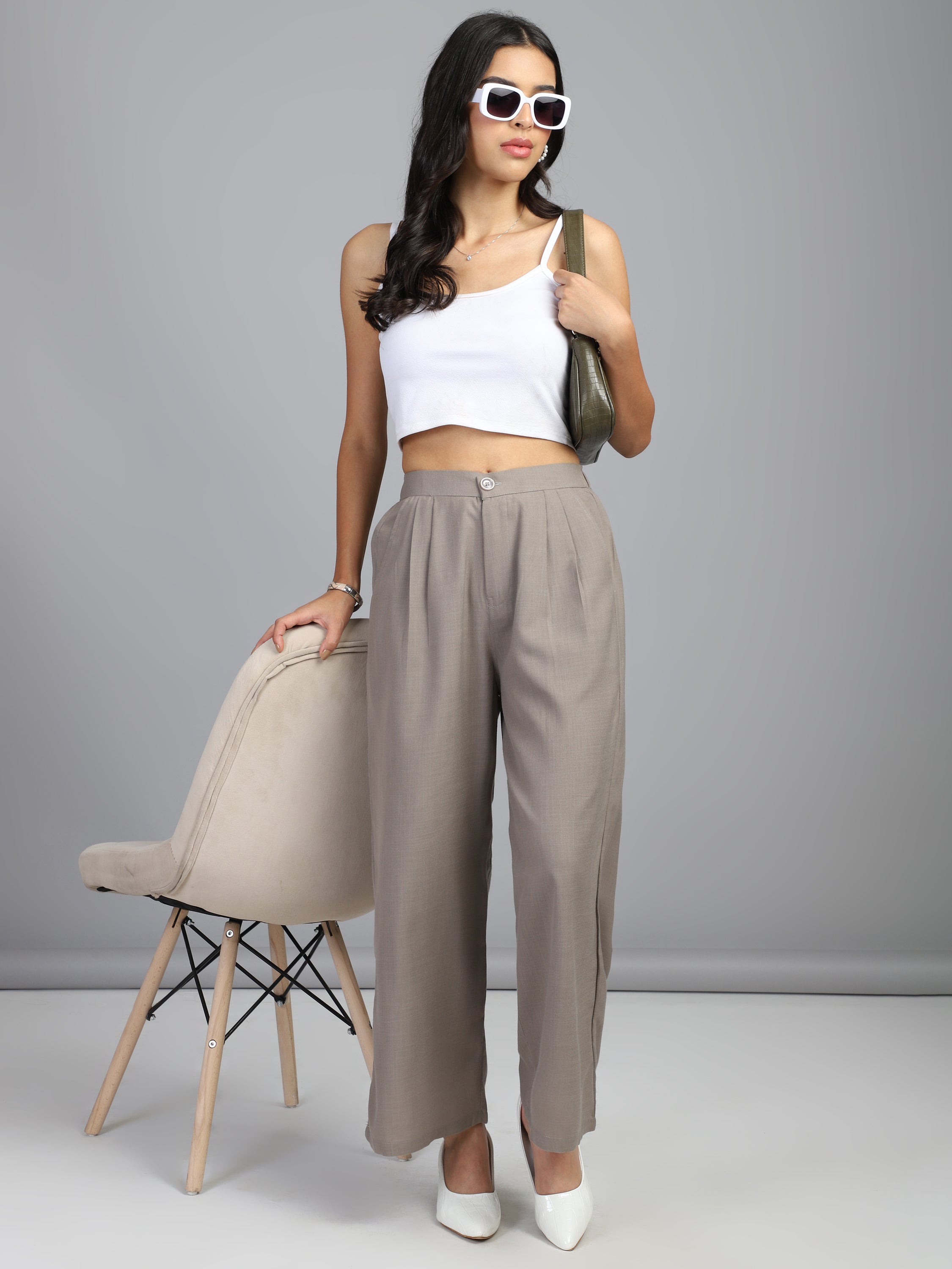 relaxed straight fit high rise pleated trousers