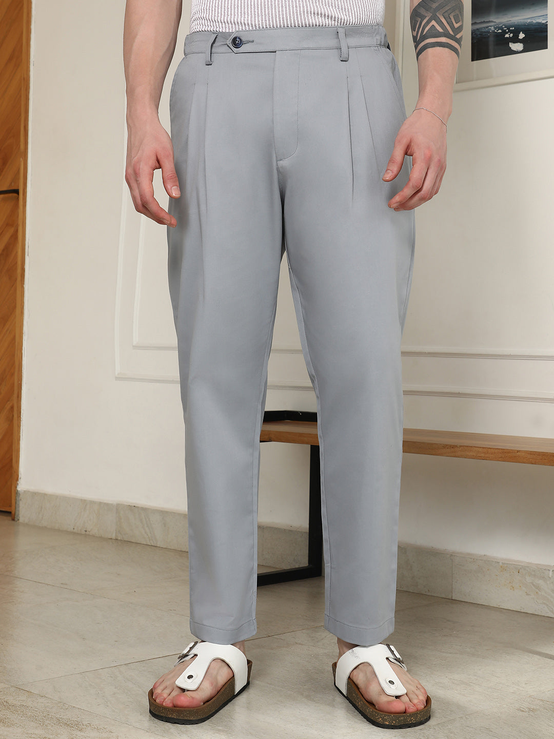 Campus Sutra Mens Grey Pleated Trousers