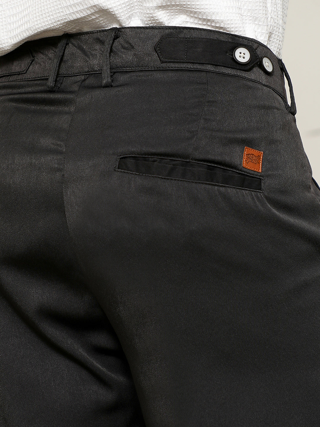 Campus Sutra Mens Black Pleated Trousers