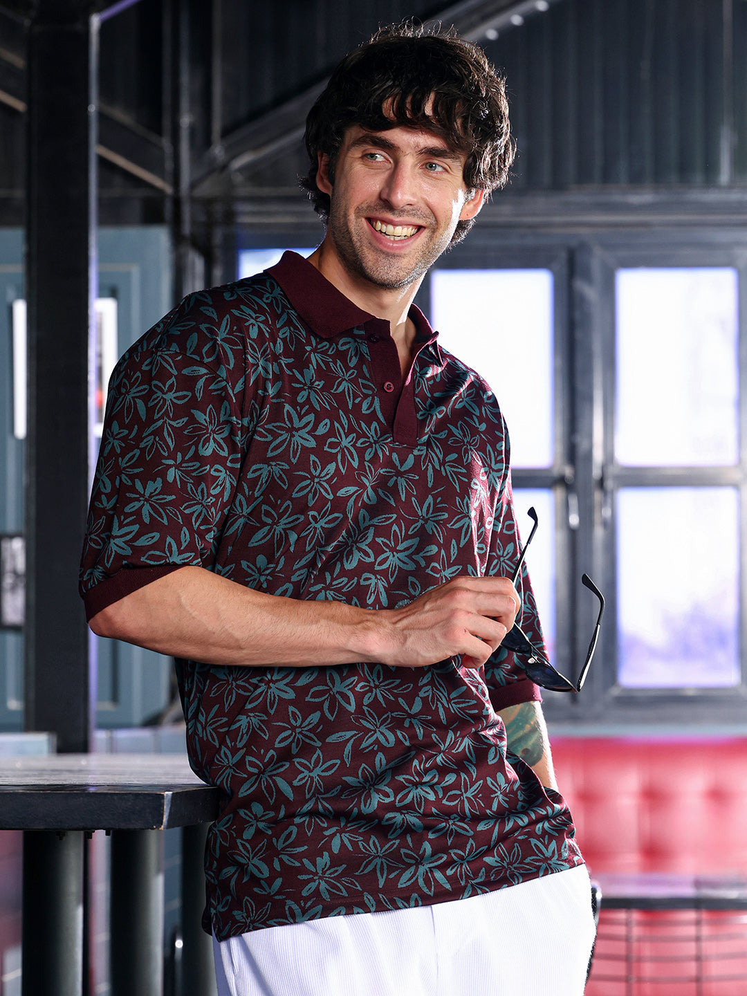 تيشيرت بولو بنقشة زهور جاكار