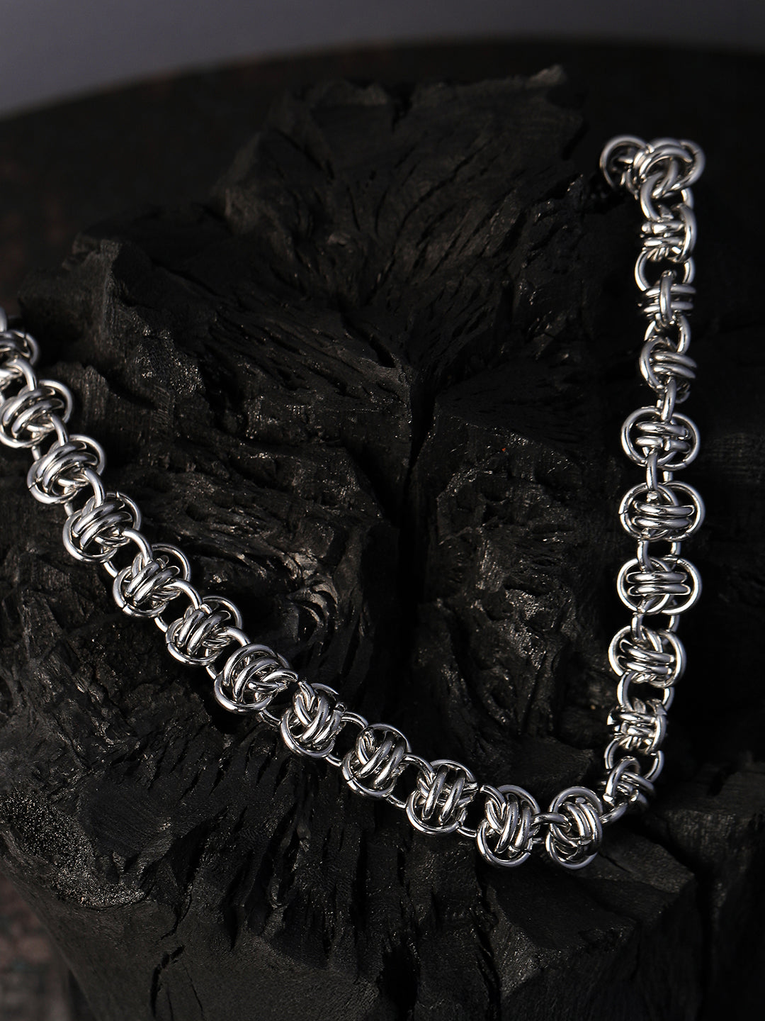The Knot Chain Necklace - Metallic Silver