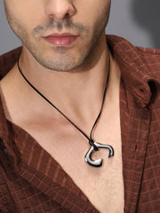 The Dallas Pendant Necklace Metallic Silver