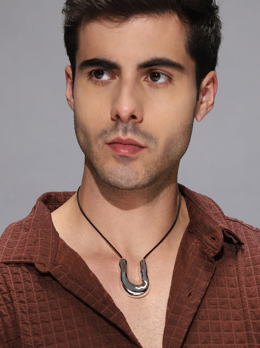 The Houston Pendant Necklace Metallic Silver