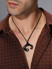 The Dallas Pendant Necklace Onyx Black