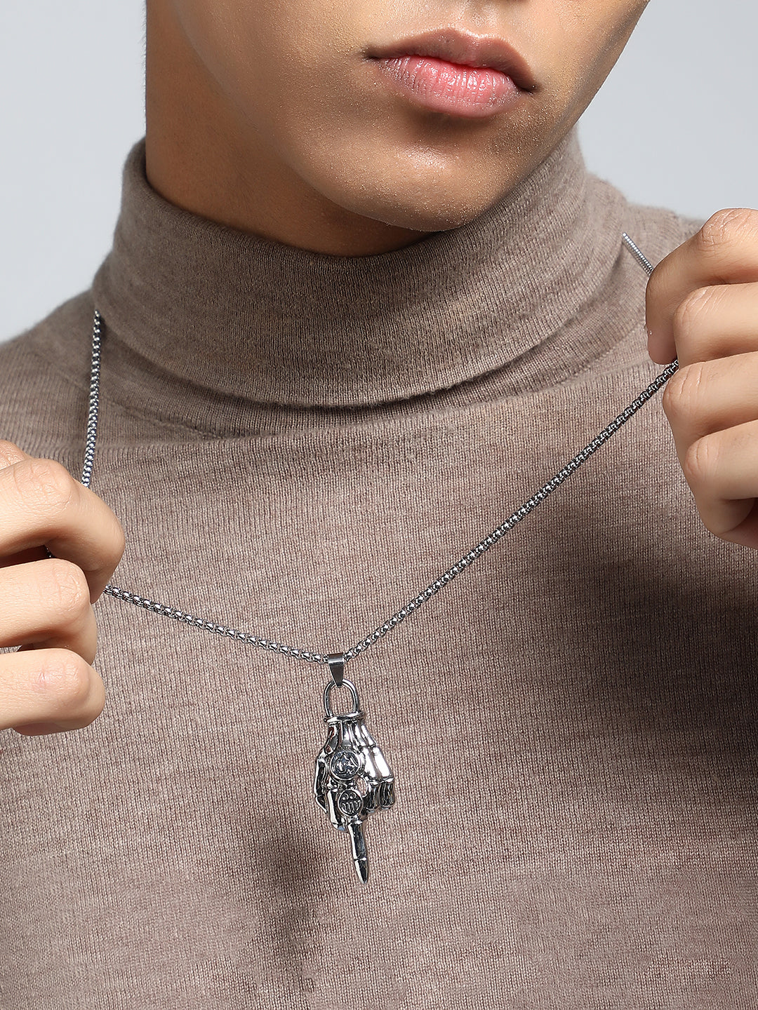 The Skelly Pendant Necklace - Metallic Silver