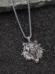 The Leo Pendant Necklace - Metallic Silver
