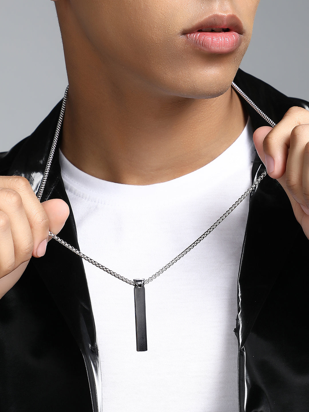 The Pipe Pendant Necklace - Metallic Silver