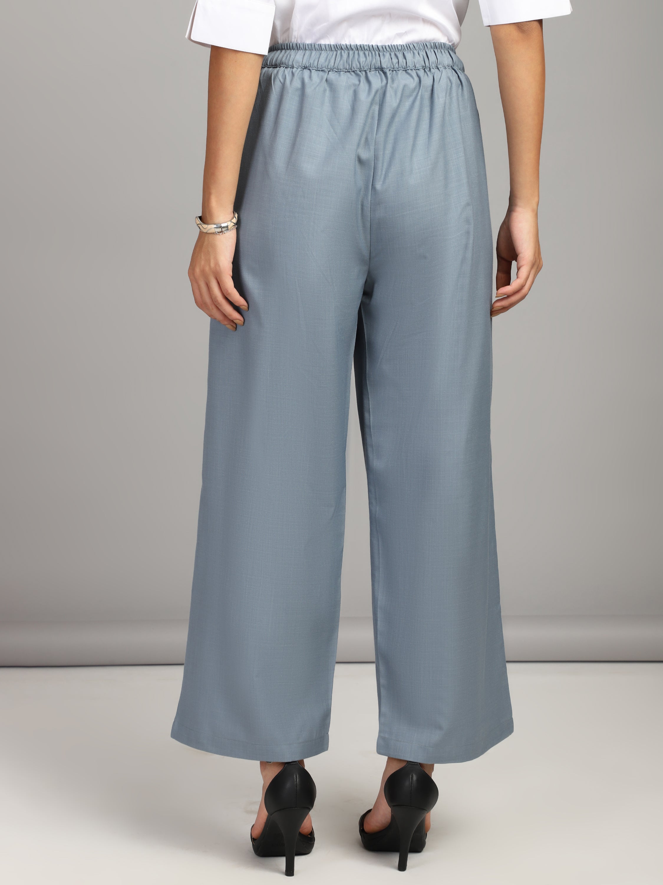 relaxed straight fit high rise pleated trousers