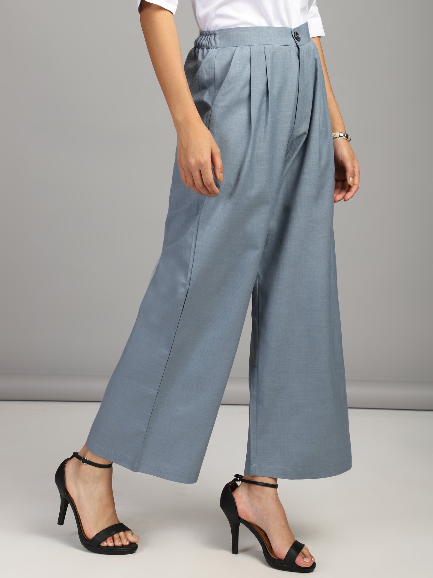 relaxed straight fit high rise pleated trousers