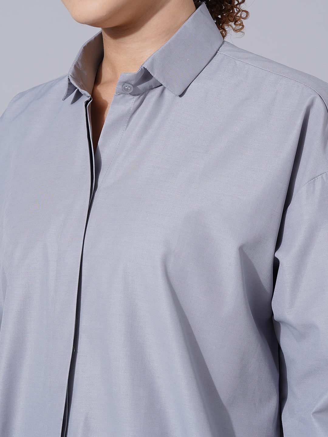 spread collar long sleeves shirt